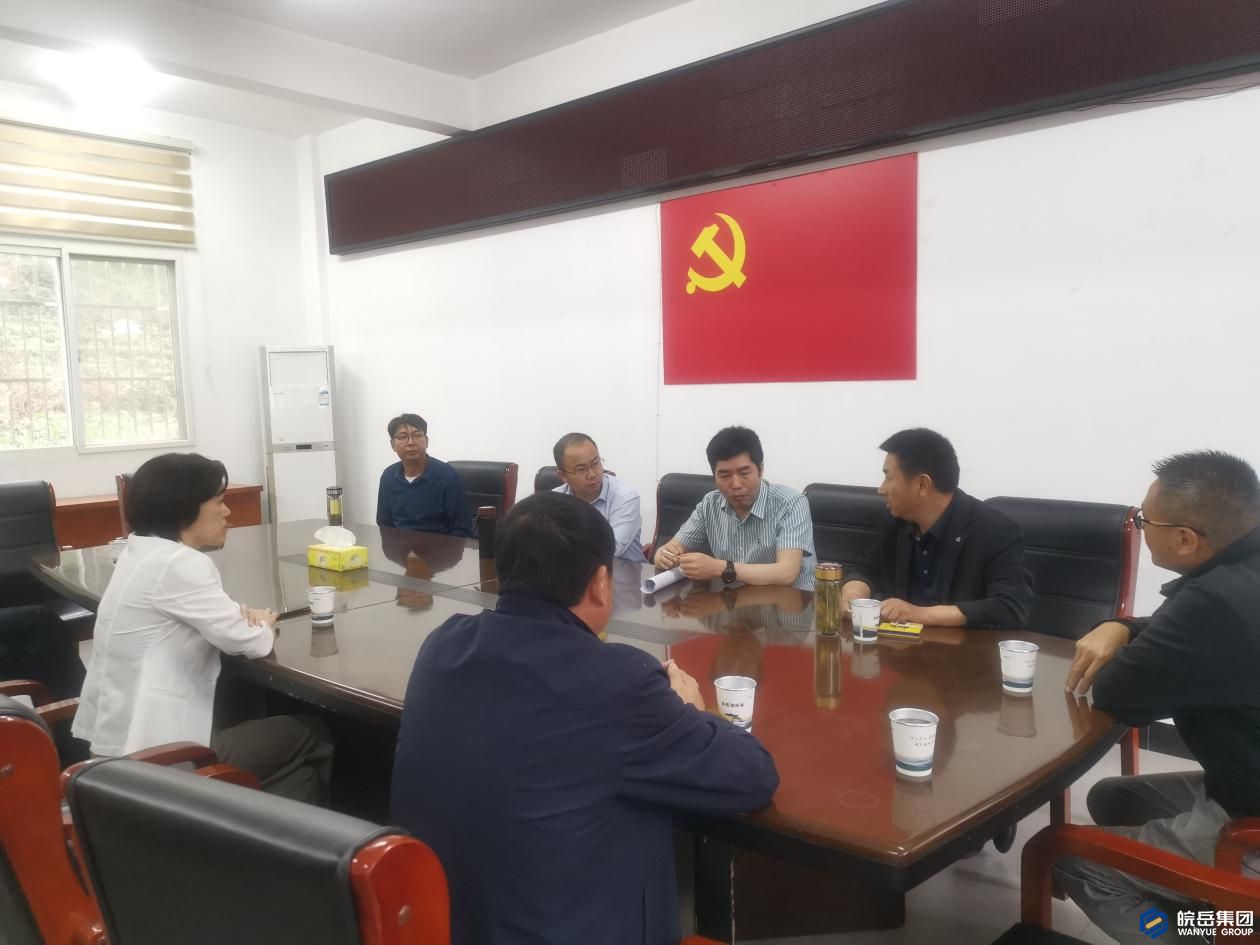 亚林所专家来岳指导国储林项目建设